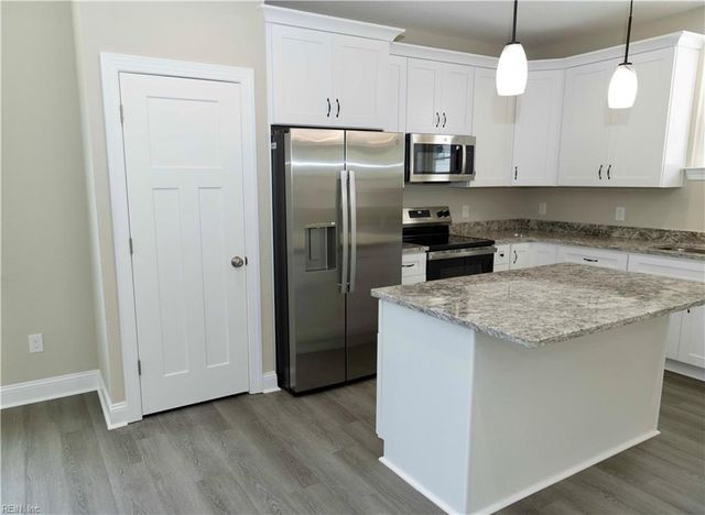 5980 Curlew DR, Norfolk, VA 23502