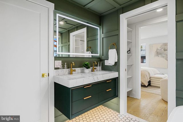 17 E COLUMBIA AVE, Philadelphia, PA 19125