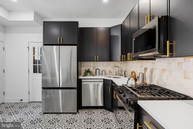 17 E COLUMBIA AVE, Philadelphia, PA 19125