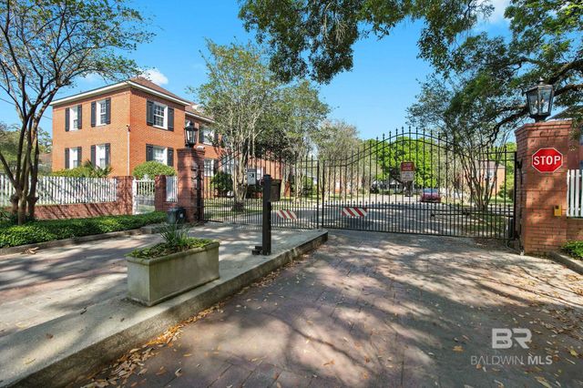 214 Upham Street 8D, Mobile, AL 36607