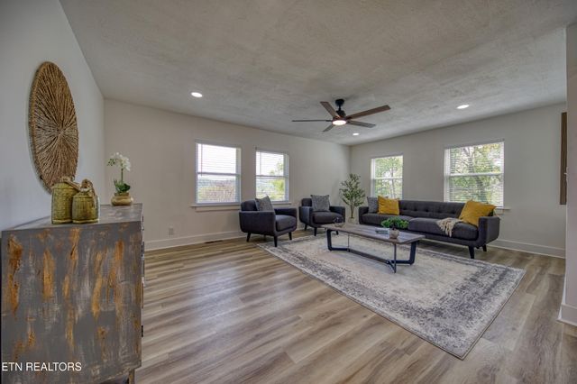 7822 Fersner Rd, Powell, TN 37849