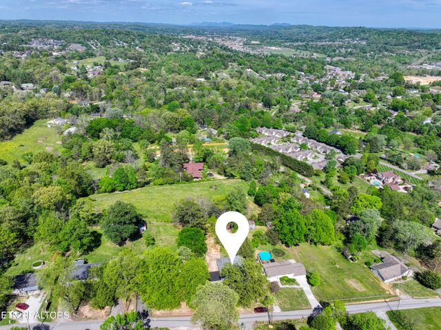 7822 Fersner Rd, Powell, TN 37849