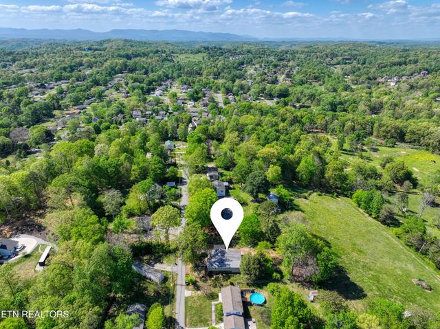 7822 Fersner Rd, Powell, TN 37849