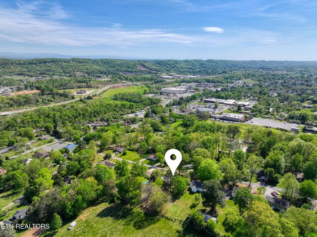 7822 Fersner Rd, Powell, TN 37849
