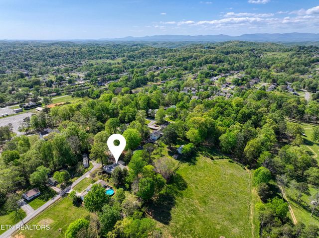 7822 Fersner Rd, Powell, TN 37849