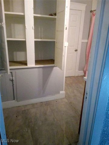 9003 Columbia Avenue, Cleveland, OH 44108