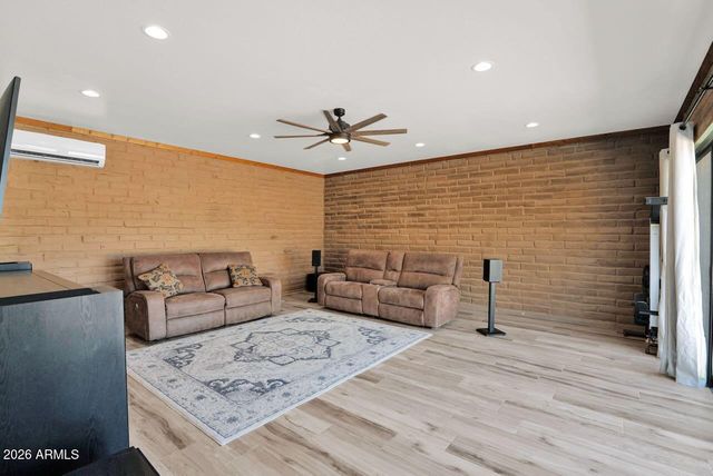 43607 N Coyote Road, San Tan Valley, AZ 85140