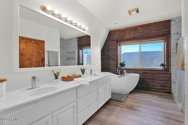 43607 N Coyote Road, San Tan Valley, AZ 85140