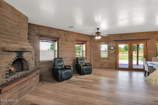 43607 N Coyote Road, San Tan Valley, AZ 85140