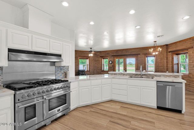 43607 N Coyote Road, San Tan Valley, AZ 85140