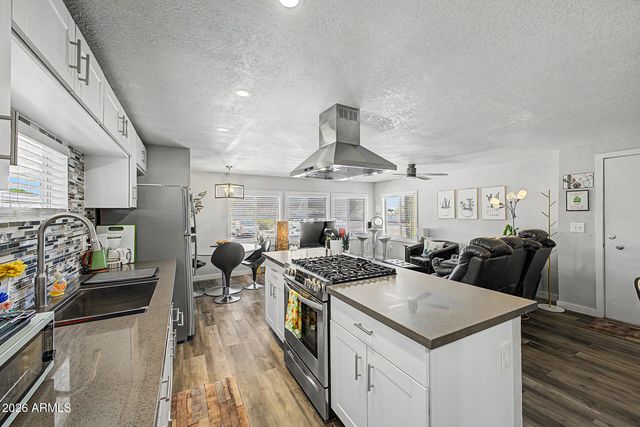 2650 W UNION HILLS Drive 156, Phoenix, AZ 85027