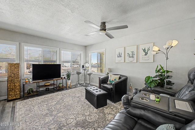 2650 W UNION HILLS Drive 156, Phoenix, AZ 85027