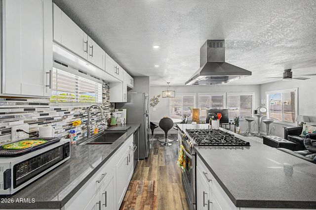 2650 W UNION HILLS Drive 156, Phoenix, AZ 85027