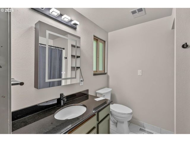 2608 Ne 53RD St, Vancouver, WA 98663