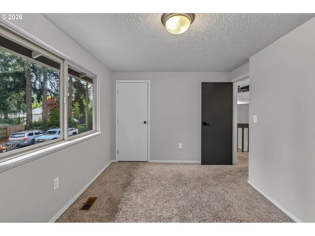 2608 Ne 53RD St, Vancouver, WA 98663