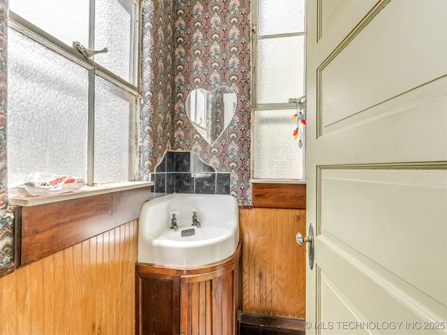 2831 S 24th Street W, Muskogee, OK 74401