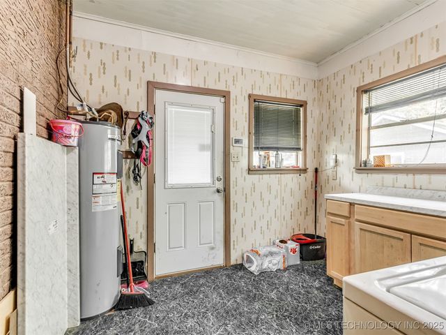 2831 S 24th Street W, Muskogee, OK 74401
