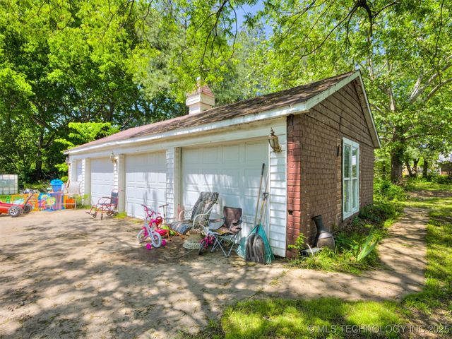 2831 S 24th Street W, Muskogee, OK 74401