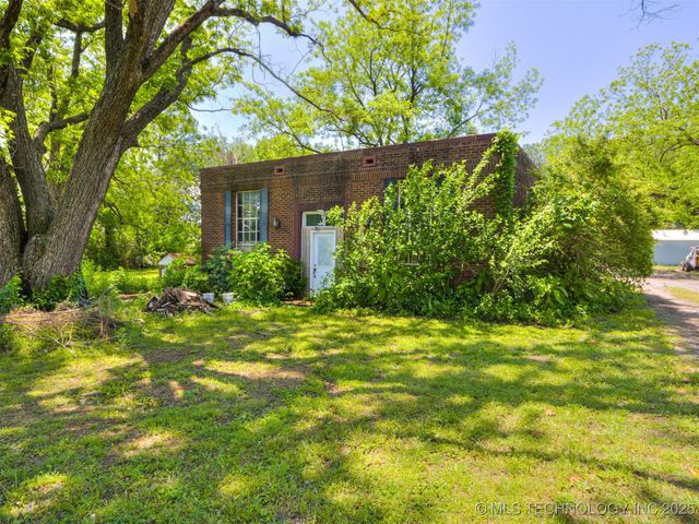 2831 S 24th Street W, Muskogee, OK 74401