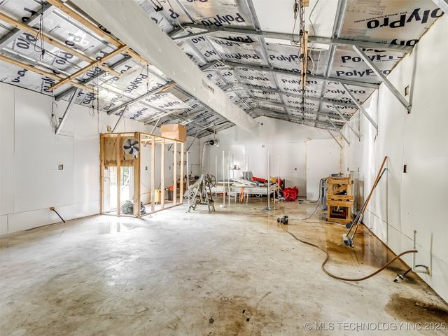 2831 S 24th Street W, Muskogee, OK 74401