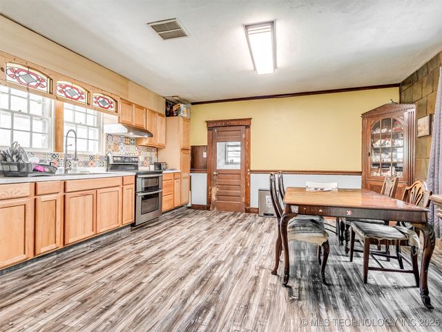 2831 S 24th Street W, Muskogee, OK 74401