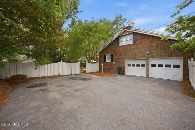 1910 York Street, Kinston, NC 28504