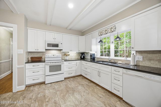 1910 York Street, Kinston, NC 28504