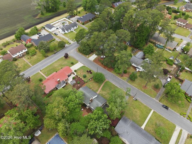 1910 York Street, Kinston, NC 28504
