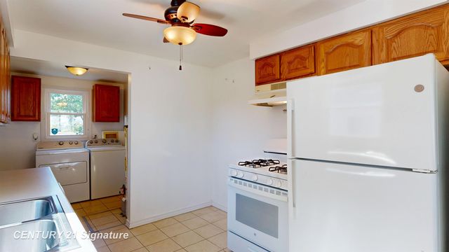 2210 Williamson Avenue, Burton, MI 48529