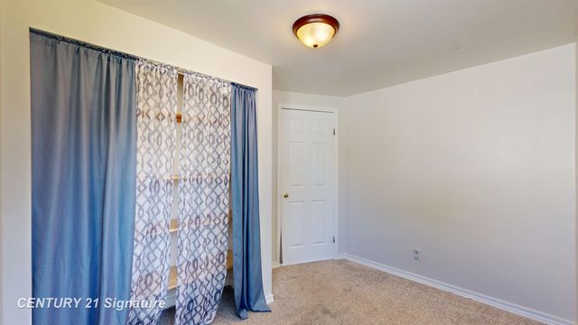 2210 Williamson Avenue, Burton, MI 48529