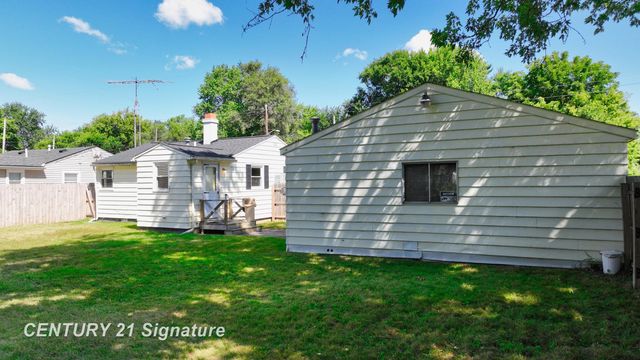 2210 Williamson Avenue, Burton, MI 48529
