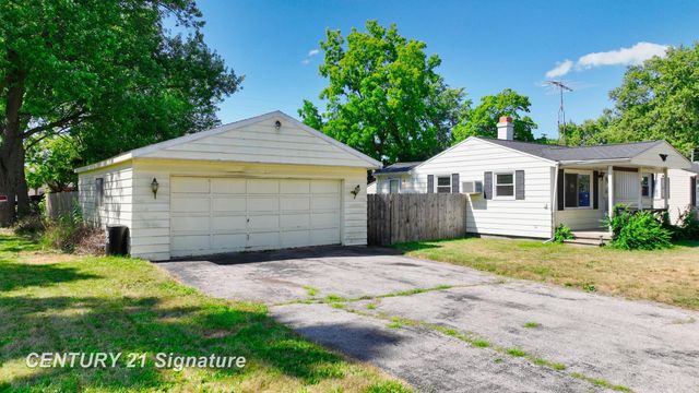 2210 Williamson Avenue, Burton, MI 48529