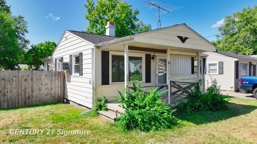2210 Williamson Avenue, Burton, MI 48529