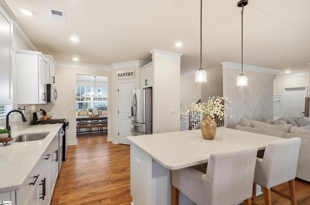 4076 Moffre Drive, Boiling Springs, SC 29316