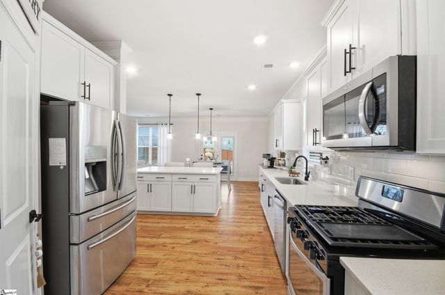 4076 Moffre Drive, Boiling Springs, SC 29316