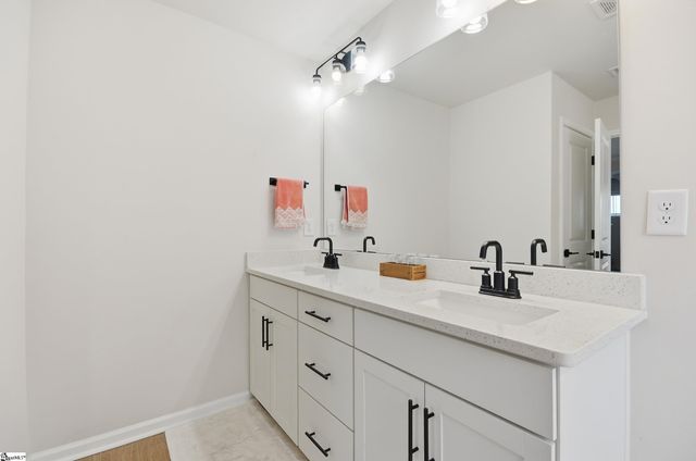 4076 Moffre Drive, Boiling Springs, SC 29316