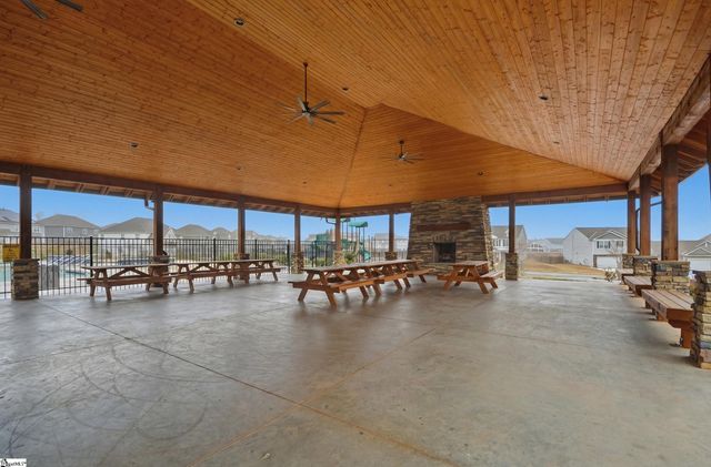 4076 Moffre Drive, Boiling Springs, SC 29316