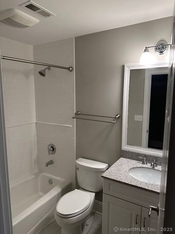 17 Vermont Avenue 17, Fairfield, CT 06824