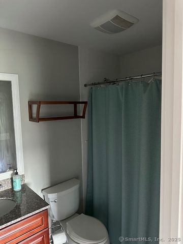 17 Vermont Avenue 17, Fairfield, CT 06824