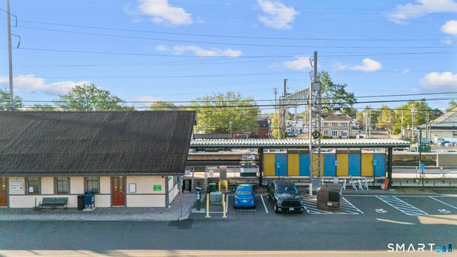 17 Vermont Avenue 17, Fairfield, CT 06824