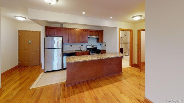 135-23 82nd Avenue 4C, Briarwood, NY 11435
