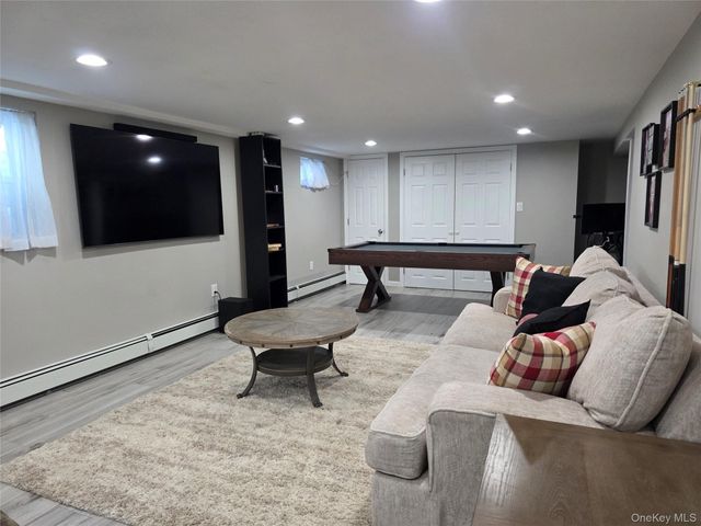 181 Barrymore Boulevard, Franklin Square, NY 11010