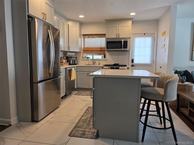 181 Barrymore Boulevard, Franklin Square, NY 11010