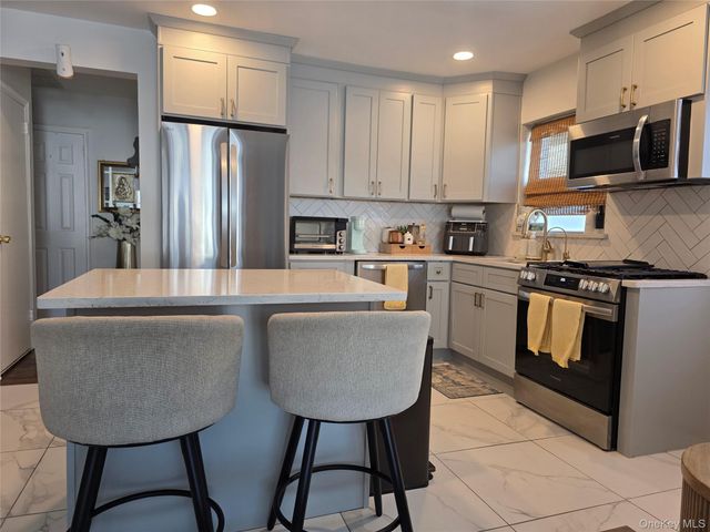 181 Barrymore Boulevard, Franklin Square, NY 11010