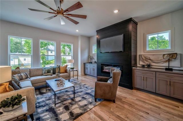 237 West Marietta Street, Canton, GA 30114