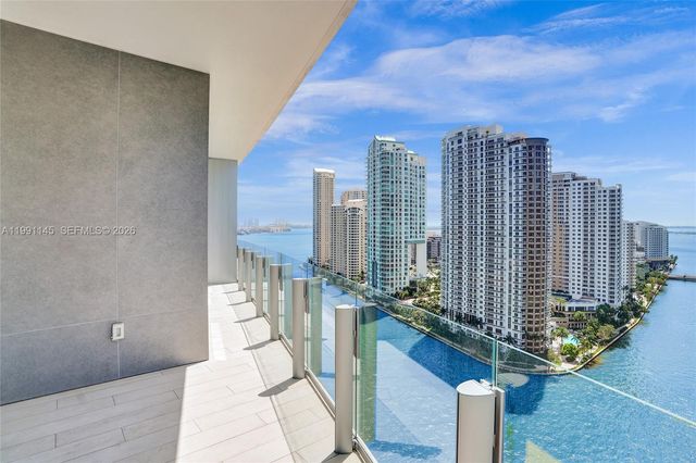 300 Biscayne Boulevard Way 2106W, Miami, FL 33131