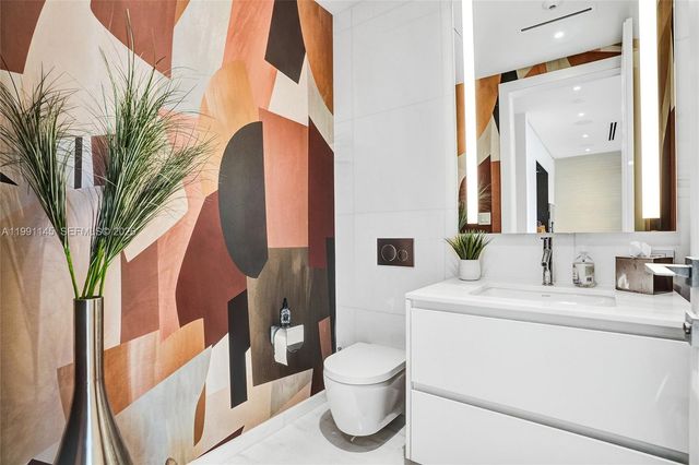 300 Biscayne Boulevard Way 2106W, Miami, FL 33131