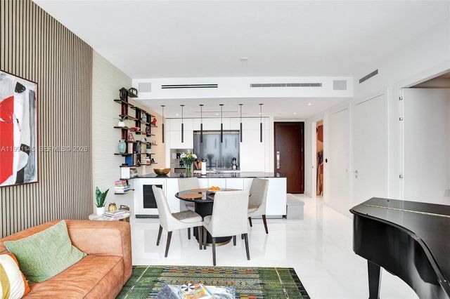 300 Biscayne Boulevard Way 2106W, Miami, FL 33131