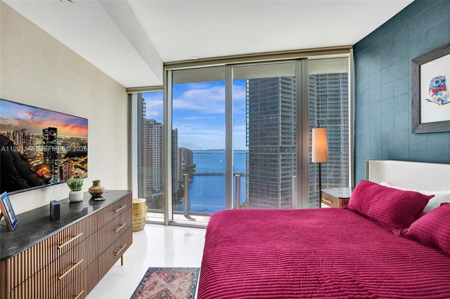 300 Biscayne Boulevard Way 2106W, Miami, FL 33131