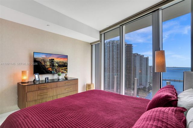 300 Biscayne Boulevard Way 2106W, Miami, FL 33131